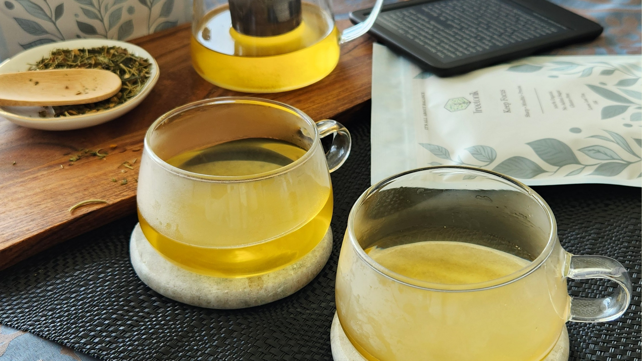 Tea vs Coffee for Focus: Which Is Better for Productivity and Mental Clarity?